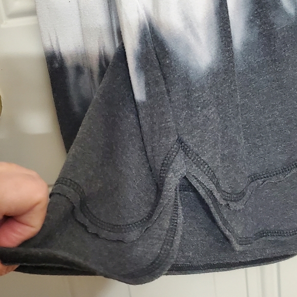 Greentea Women’s long sleeve shirt. Gray tie dye.  Size Medium Super Soft! - Picture 8 of 8